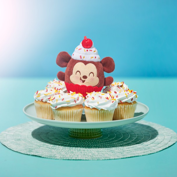 Mickey Mouse Chocolate-Sprinkled Cupcake Disney Munchlings Plush – Specialty Treats – Micro 4 3/4''