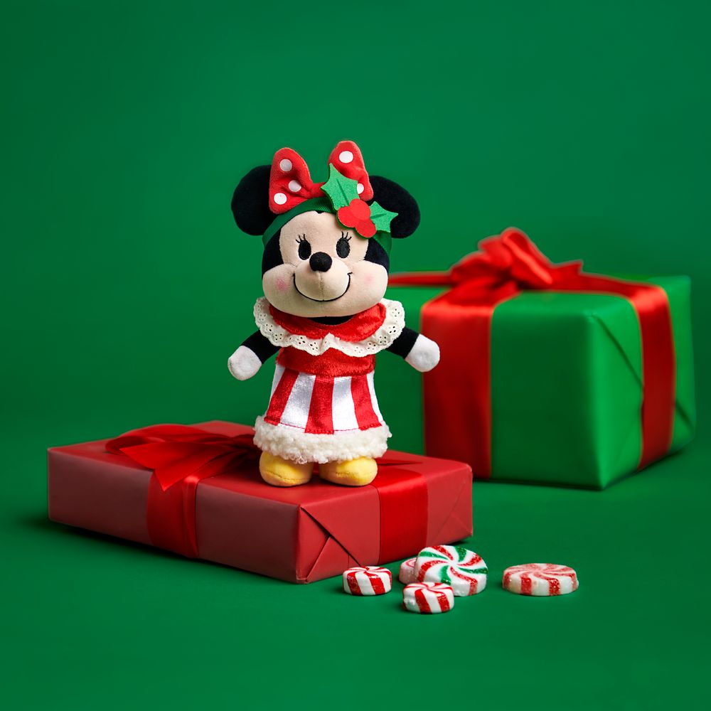 Disney nuiMOs Holiday Outfit – Winter Collection