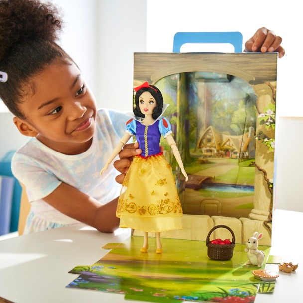 Snow White Disney Story Doll – 11''
