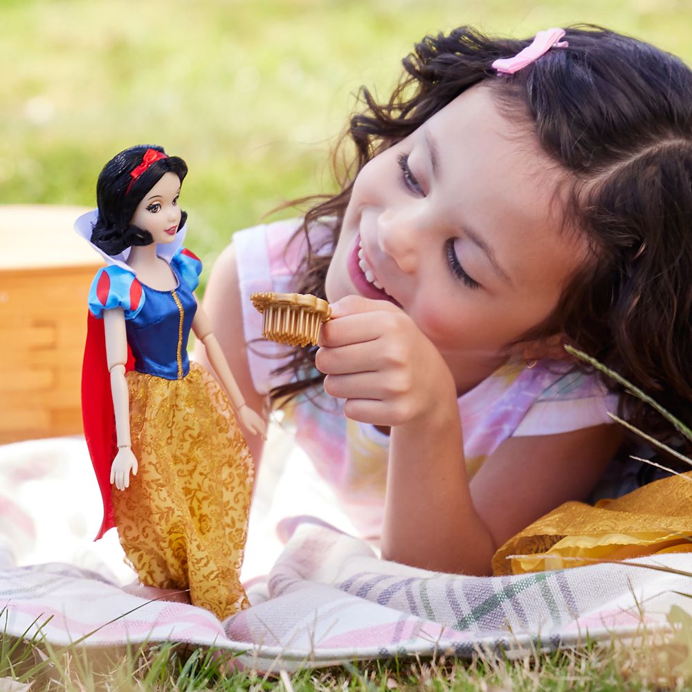 Snow White Classic Doll – 11 1/2'' – Toys for Tots Donation Item