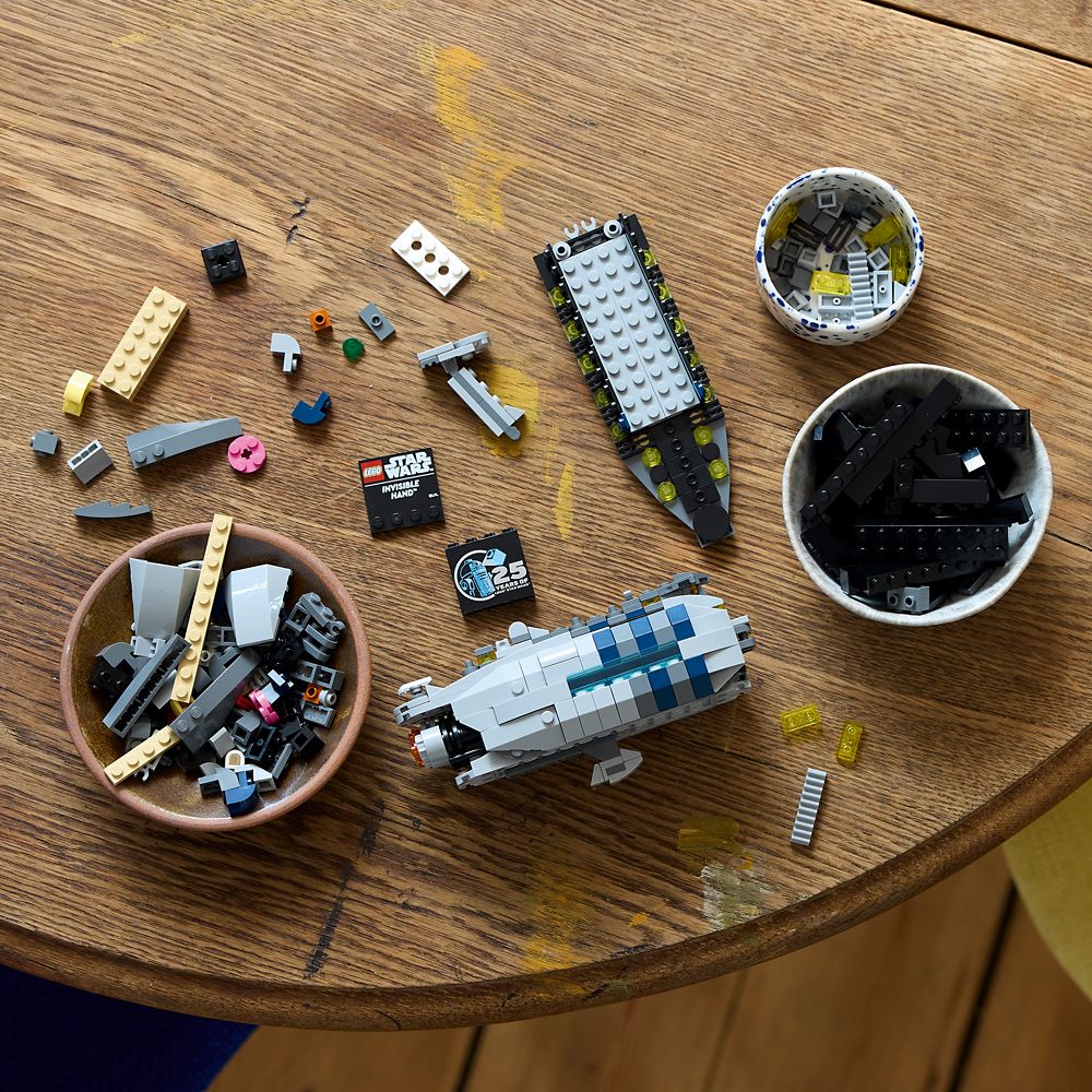 LEGO Invisible Hand 75377 &ndash; Star Wars