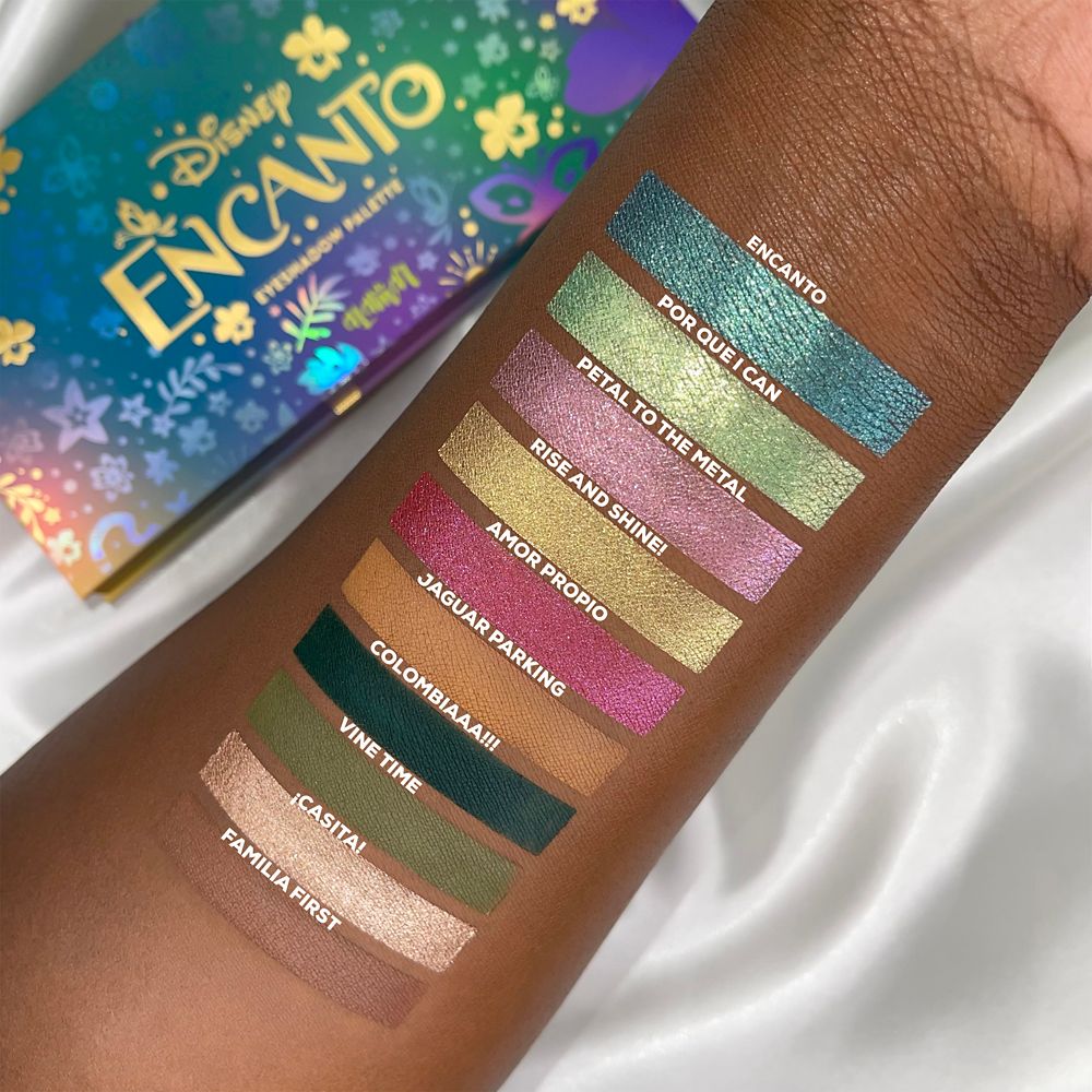 Encanto Eyeshadow Palette by Alamar