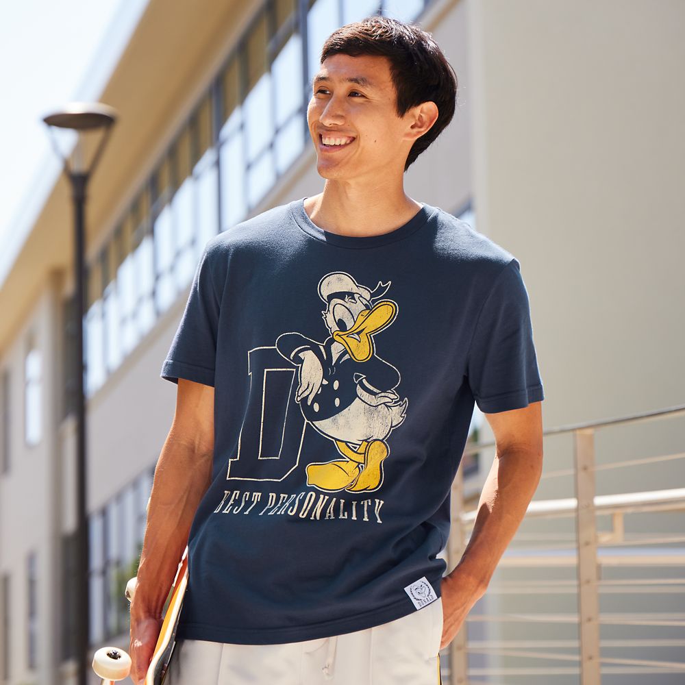 Donald Duck ''Best Personality'' T-Shirt for Adults