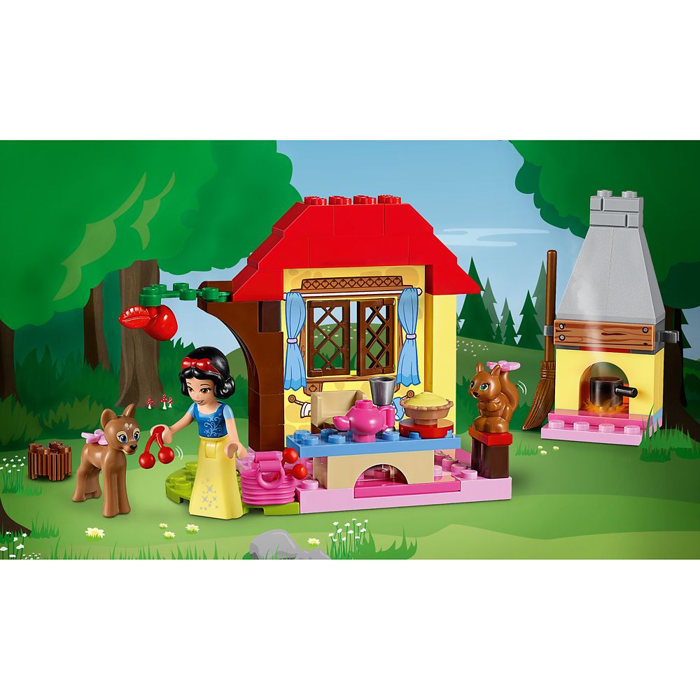lego juniors snow white's forest cottage