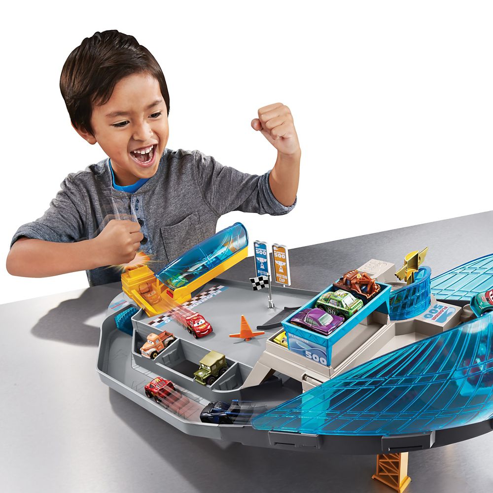 disney cars rollin raceway