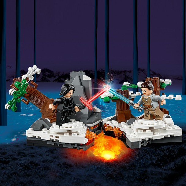 Duel on Starkiller Base Play Set by LEGO – Star Wars: The Force Awakens