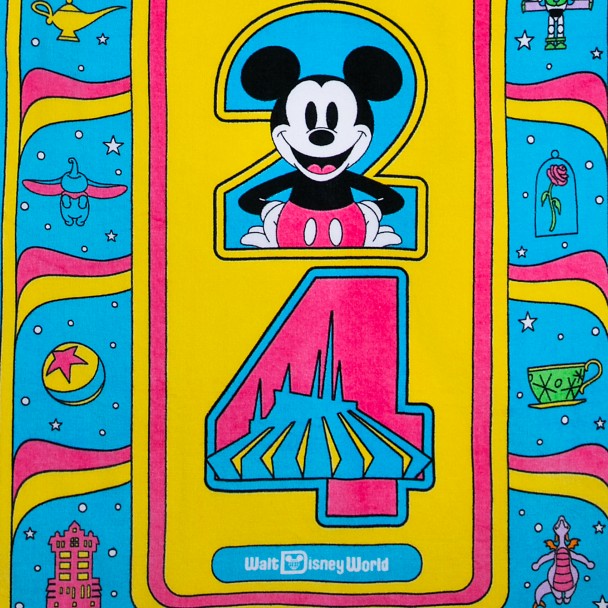 Mickey and Minnie Mouse Beach Towel – Walt Disney World 2024 – Large