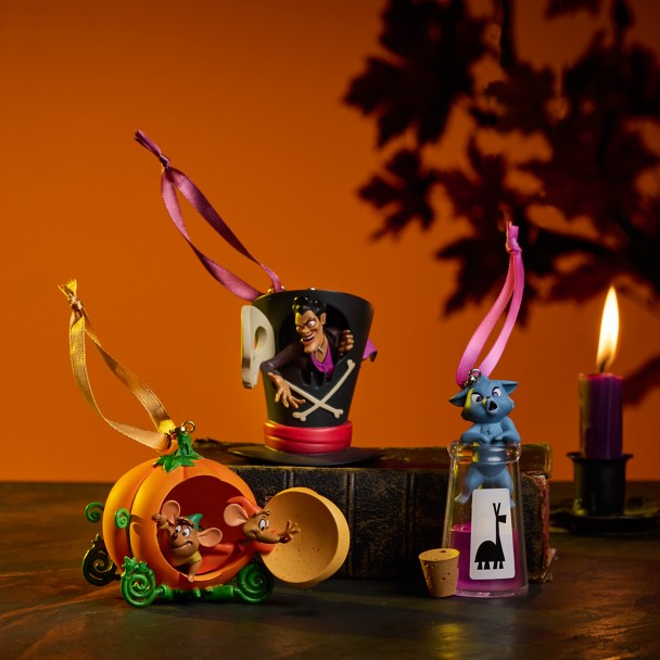 Yzma as Cat Sketchbook Ornament – The Emperor's New Groove