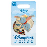 Disney Store: Peluche de Dumbo de bebé, 31 cm, Peluche en posición de Vuelo  con Detalles Bordados y Orejas tridimensionales, Adecuado para Todas Las