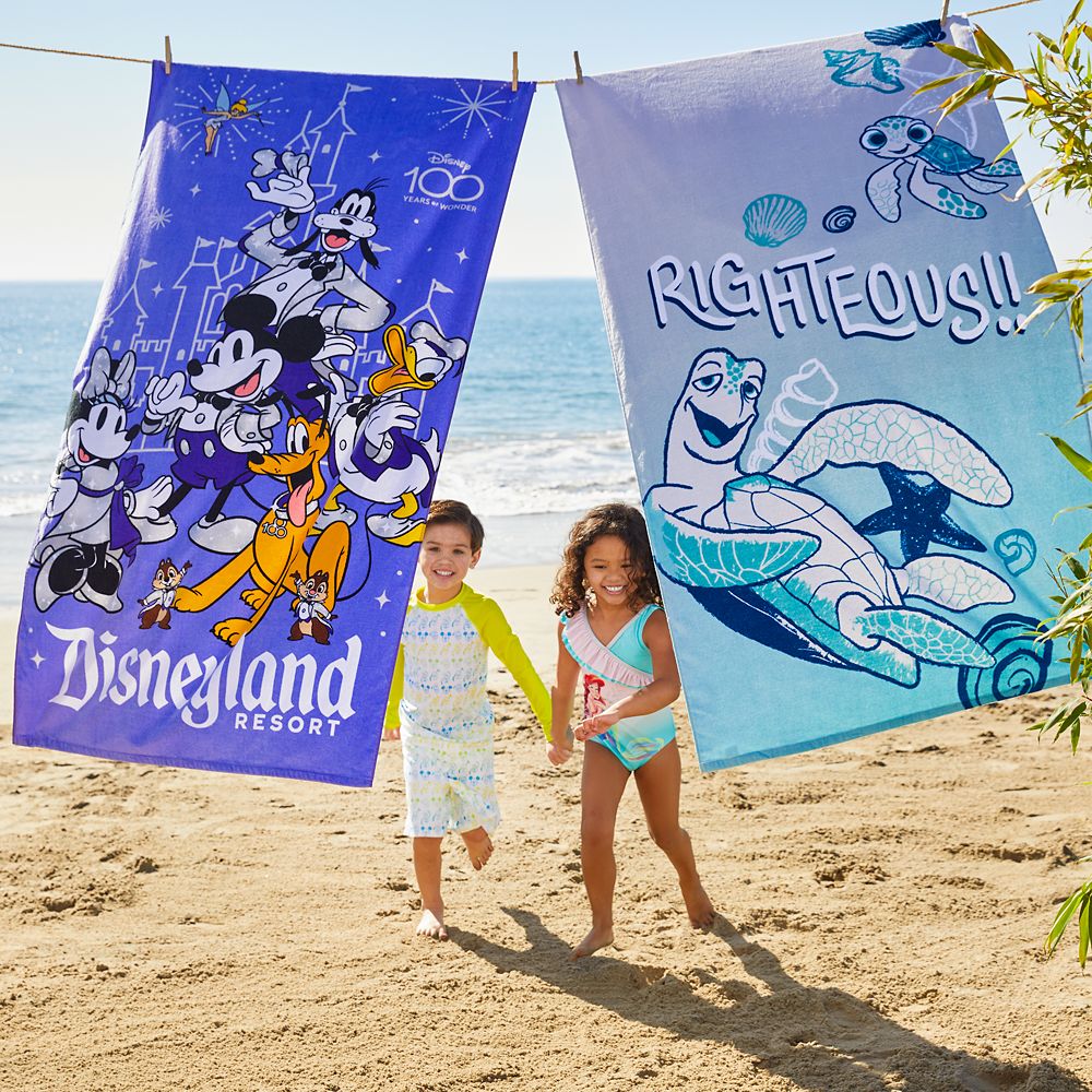 Crush and Squirt Beach Towel – Finding Nemo – Personalized