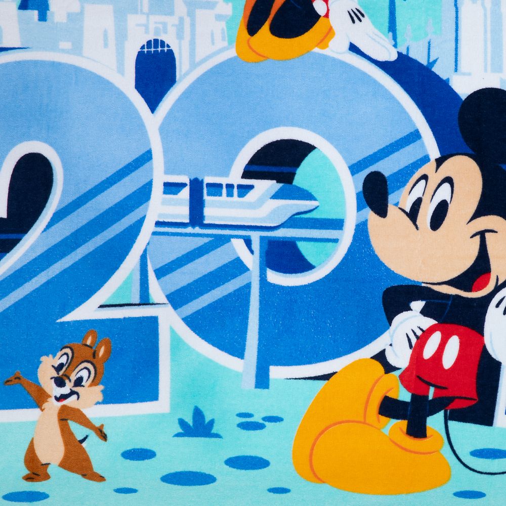 Mickey Mouse and Friends Beach Towel – Disneyland 2022