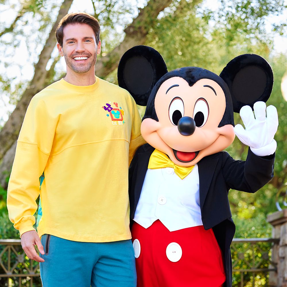 Donald Duck and Goofy Play in the Park Spirit Jersey for Adults – Walt Disney World