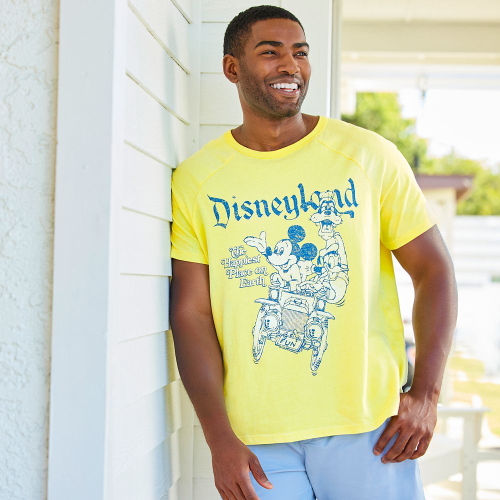 Mickey Mouse and Friends Vintage-Style T-Shirt for Adults – Disneyland