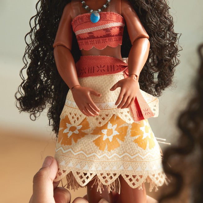 Disney Moana  Classic Doll With Accessory Toy 28 cms 
