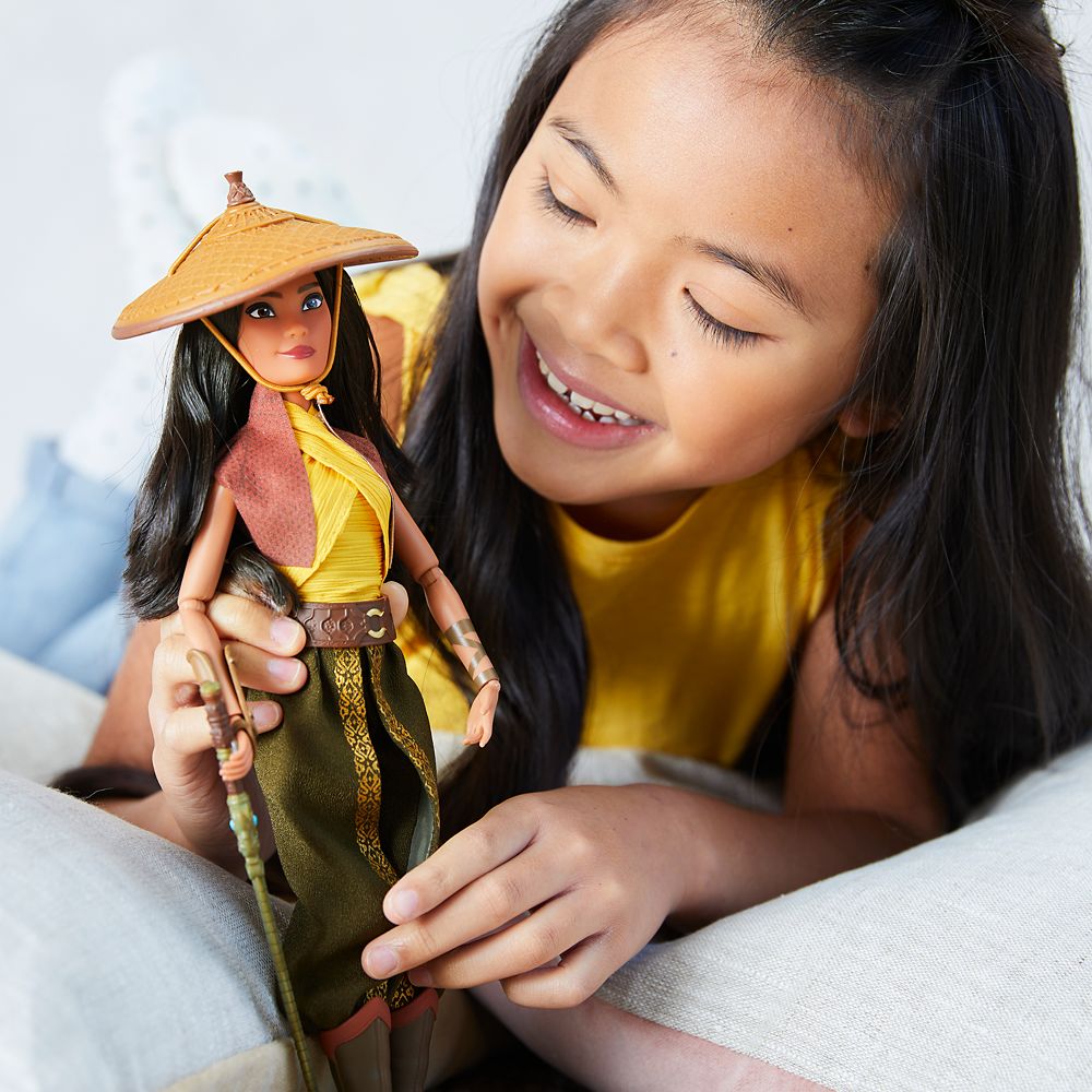 Raya Classic Doll – 11'' – Disney Raya and the Last Dragon