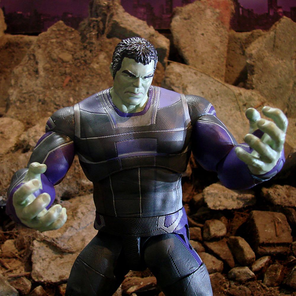 hulk select figure