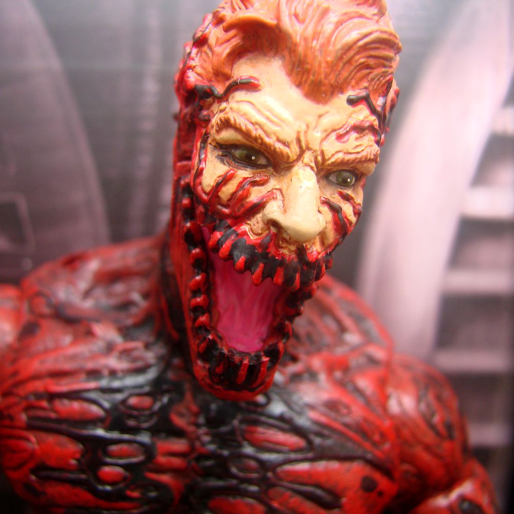 Carnage Collector Edition Action Figure – Marvel Select by Diamond – 8 1/4''