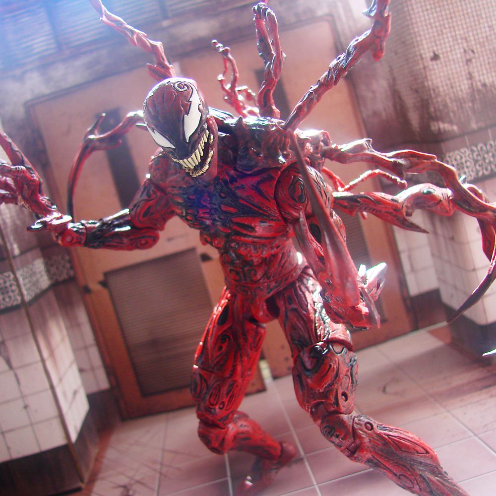 Carnage Collector Edition Action Figure – Marvel Select by Diamond – 8 1/4''