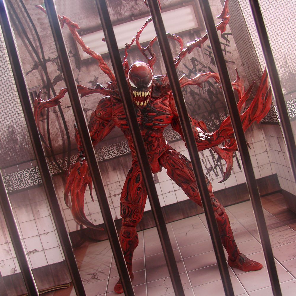 Carnage Collector Edition Action Figure – Marvel Select by Diamond – 8 1/4''