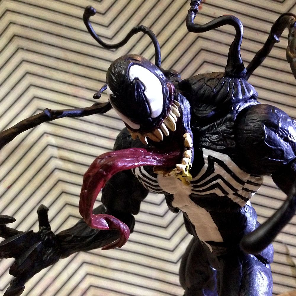 Venom Collector Edition Action Figure – Marvel Select by Diamond – 7 3/4''