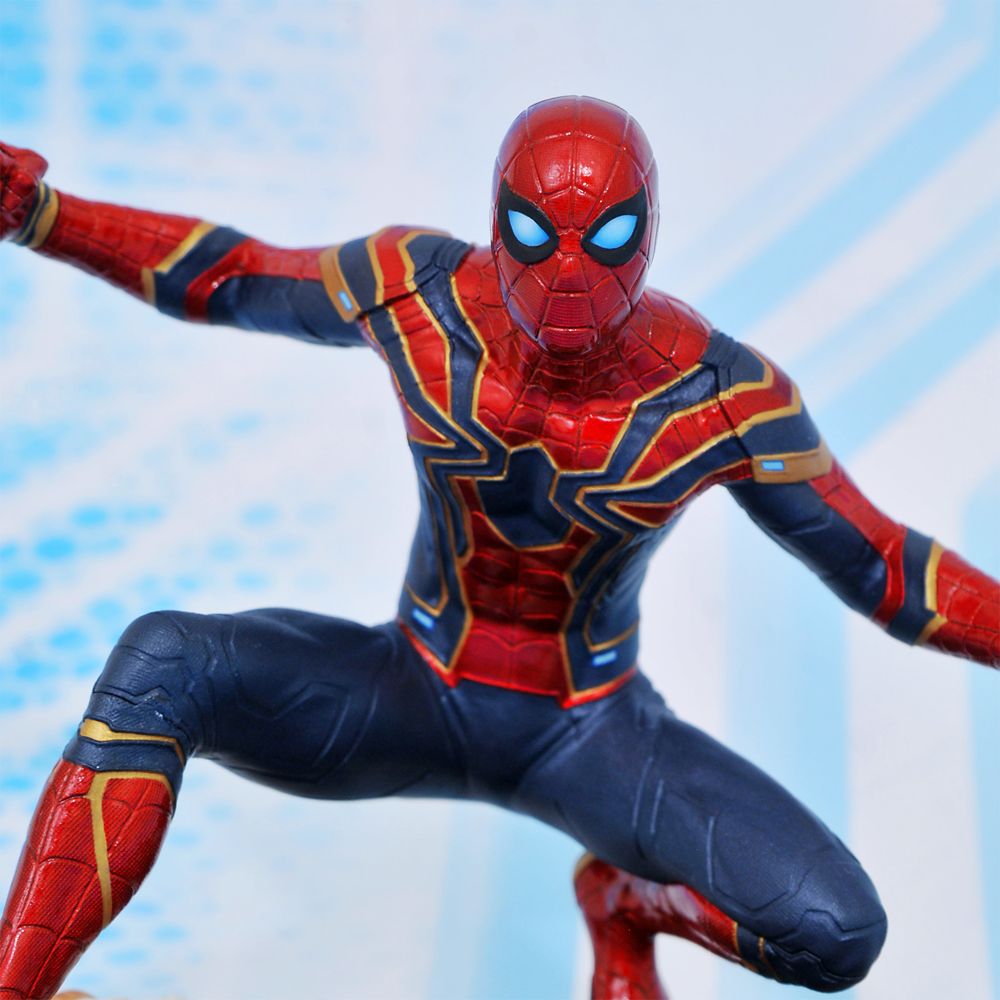 Spider-Man: Far From Home Marvel Gallery Diorama