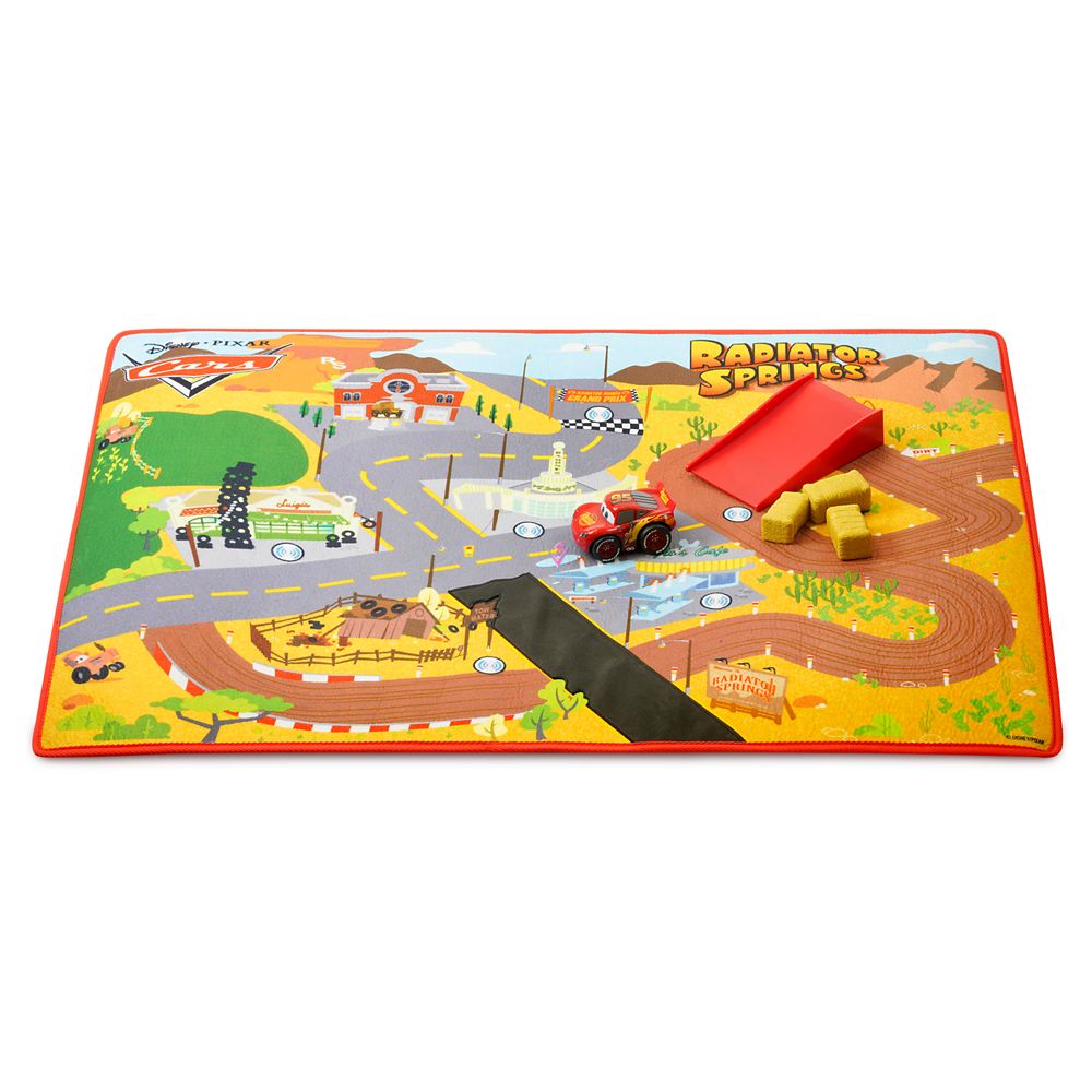 LIghtning McQueen and Radiator Springs Racing Play Mat Set – Cars