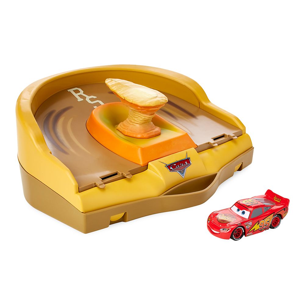 cars lightning mcqueen race track playset