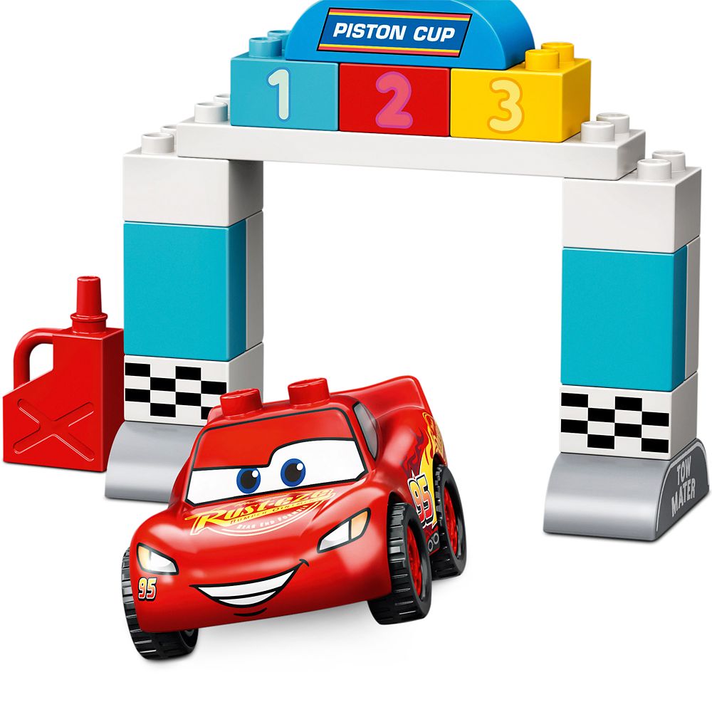 LEGO Lightning McQueen's Race Day 10924