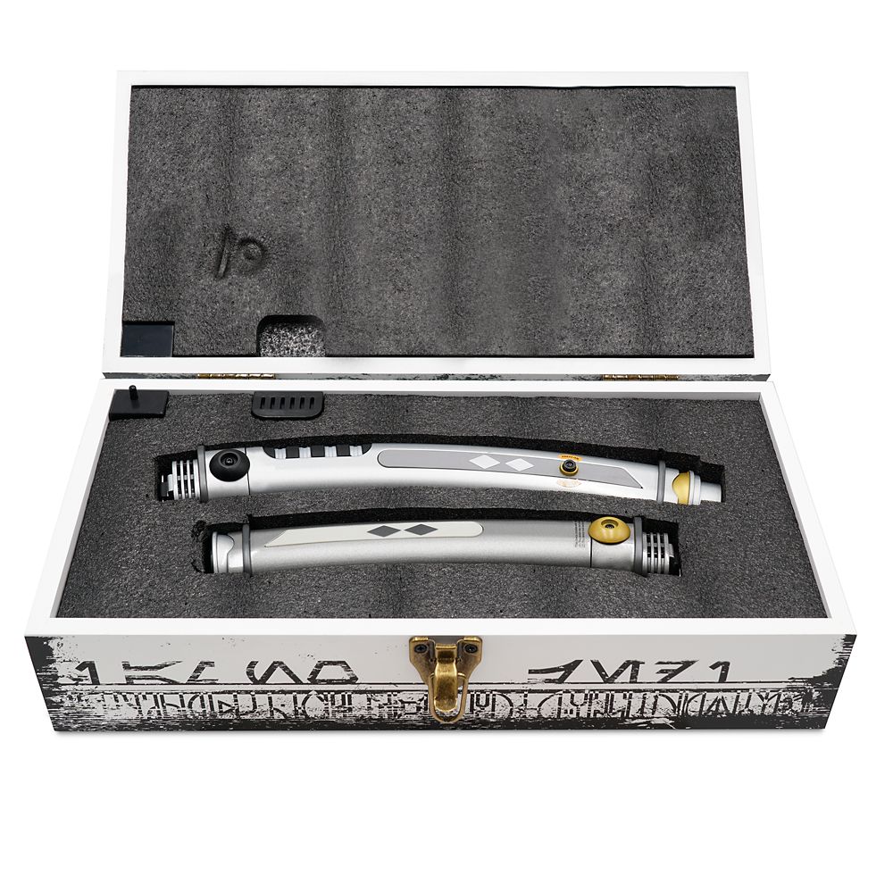 Ahsoka Tano Legacy LIGHTSABER Hilts – Star Wars: Galaxy’s Edge – Limited Edition is available online for purchase