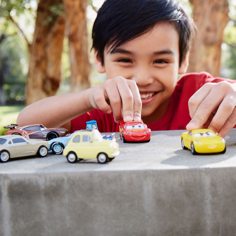 deluxe figurine set cars