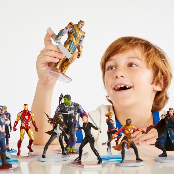 Marvel's Avengers Mega Figurine Set