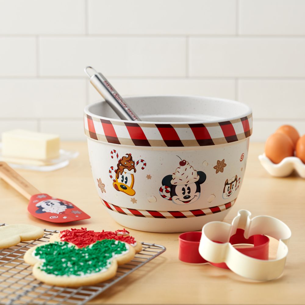 Mickey Mouse and Friends Holiday Baking Set