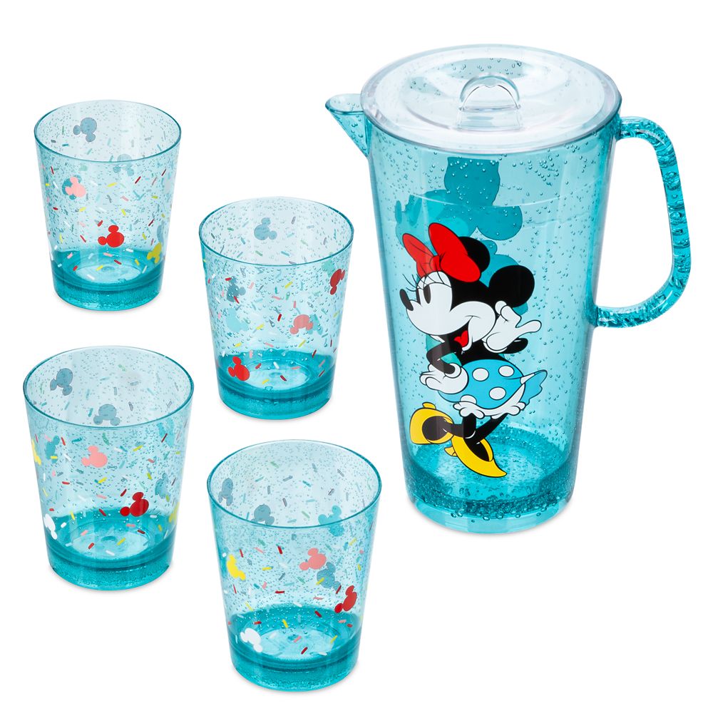 22 Disney Gifts for Mom featured by top US Disney blogger, Marcie and the Mouse: Mickey and Minnie Mouse Pitcher Set – Disney Eats