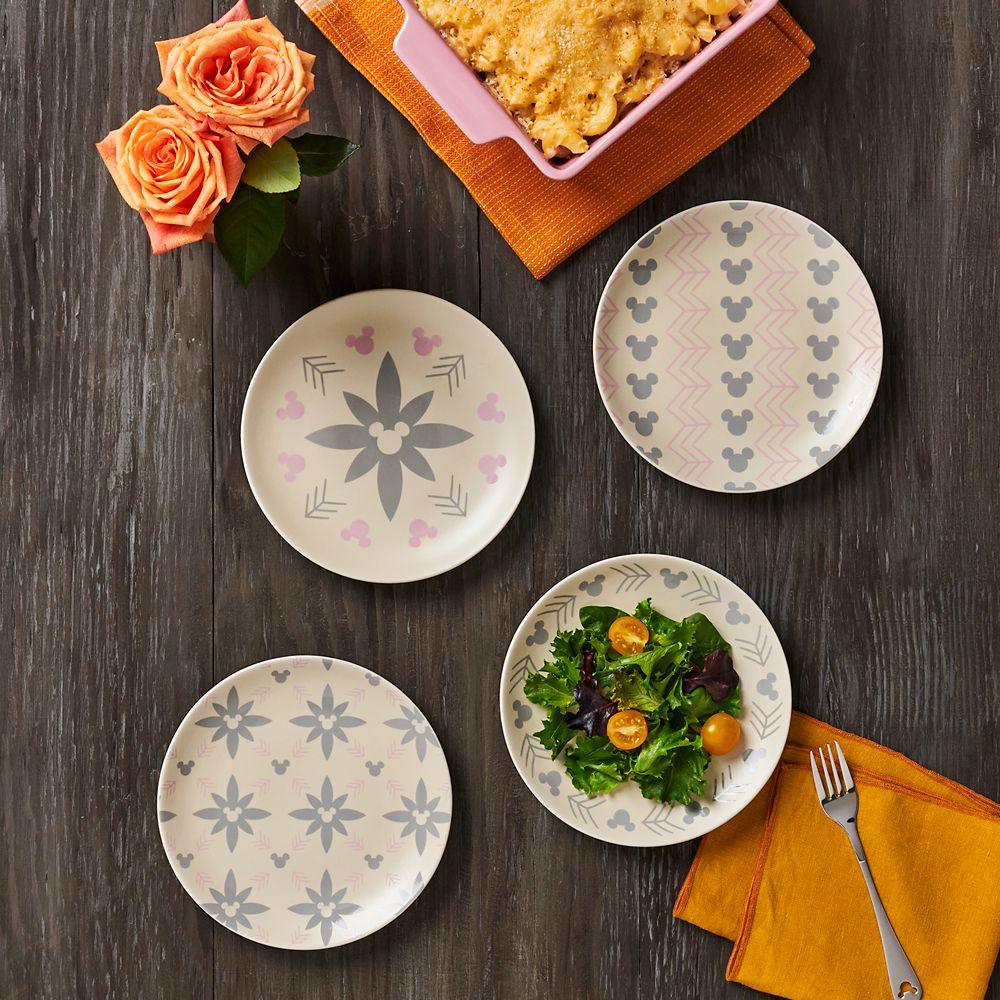 Mickey Mouse Salad Plate Set – Disney Homestead Collection