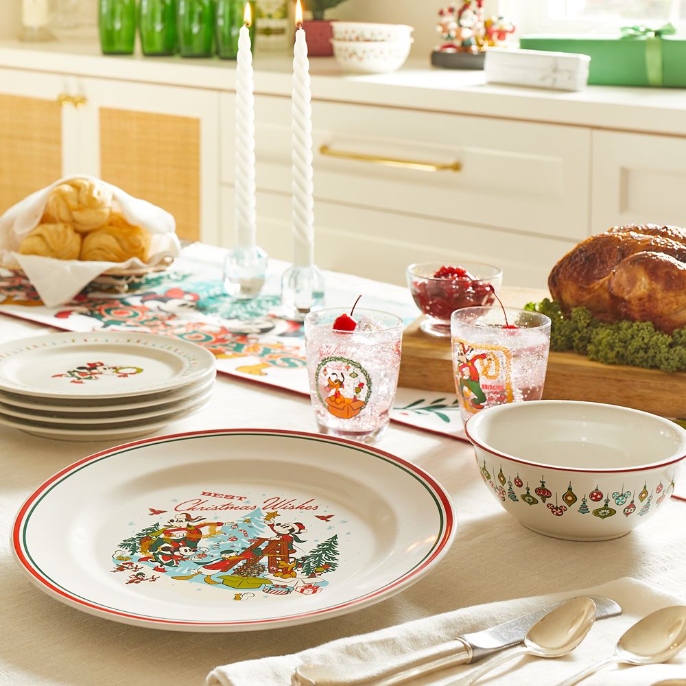 Mickey Mouse and Friends Christmas Plate Set