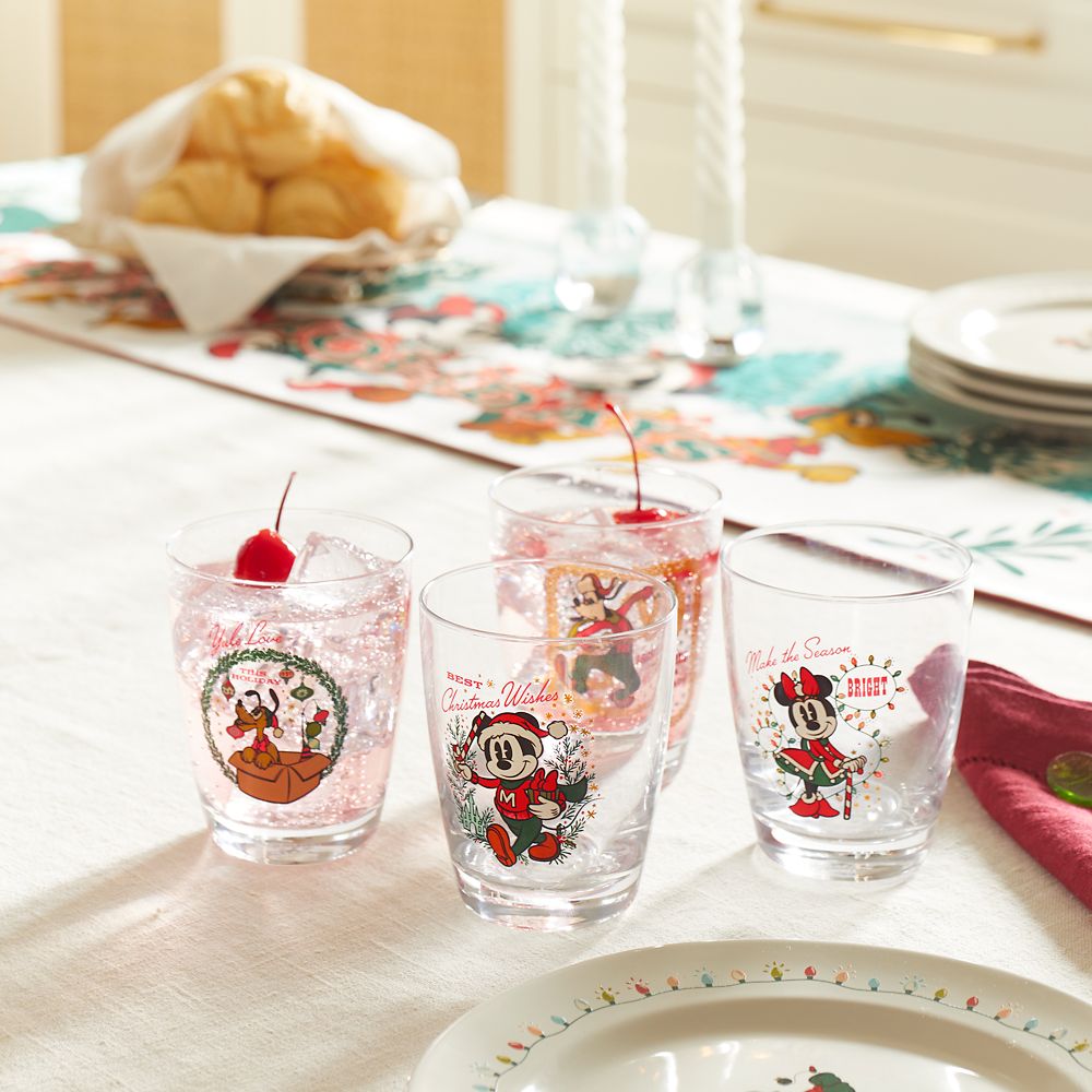 Mickey Mouse and Friends Christmas Glass Tumbler Set