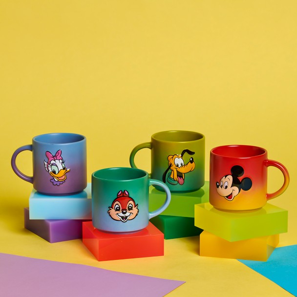 Mickey Mouse Goofy Donald Duck Eating Stackable 4 Piece Mug Set