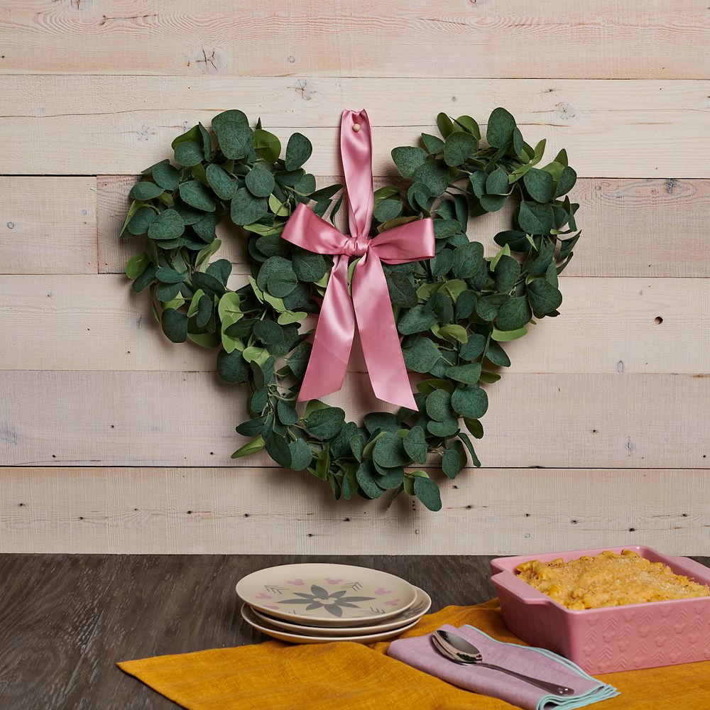 Mickey Mouse Icon Wreath – Disney Homestead