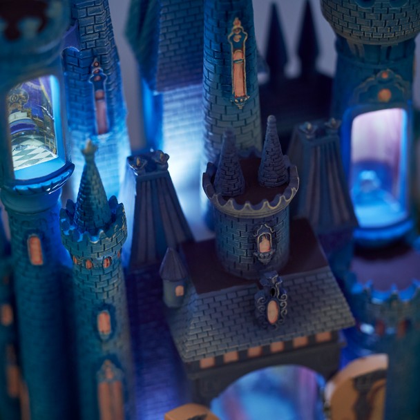 Cinderella Castle Light-Up Figurine – Disney Castle Collection – Limited Release