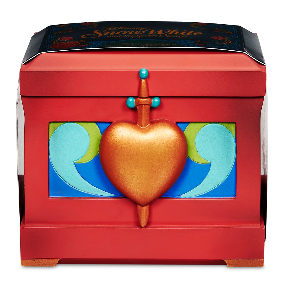 Poisoned Apple Ornament in Heart Box – Snow White and the Seven Dwarfs