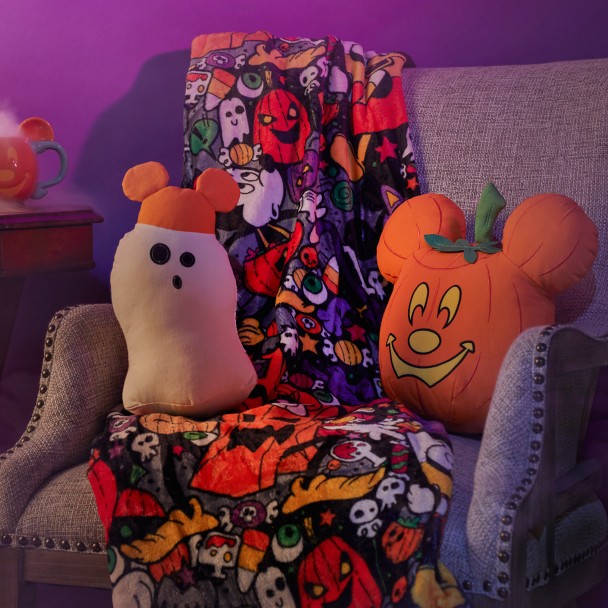 Mickey Mouse and Friends Halloween Throw