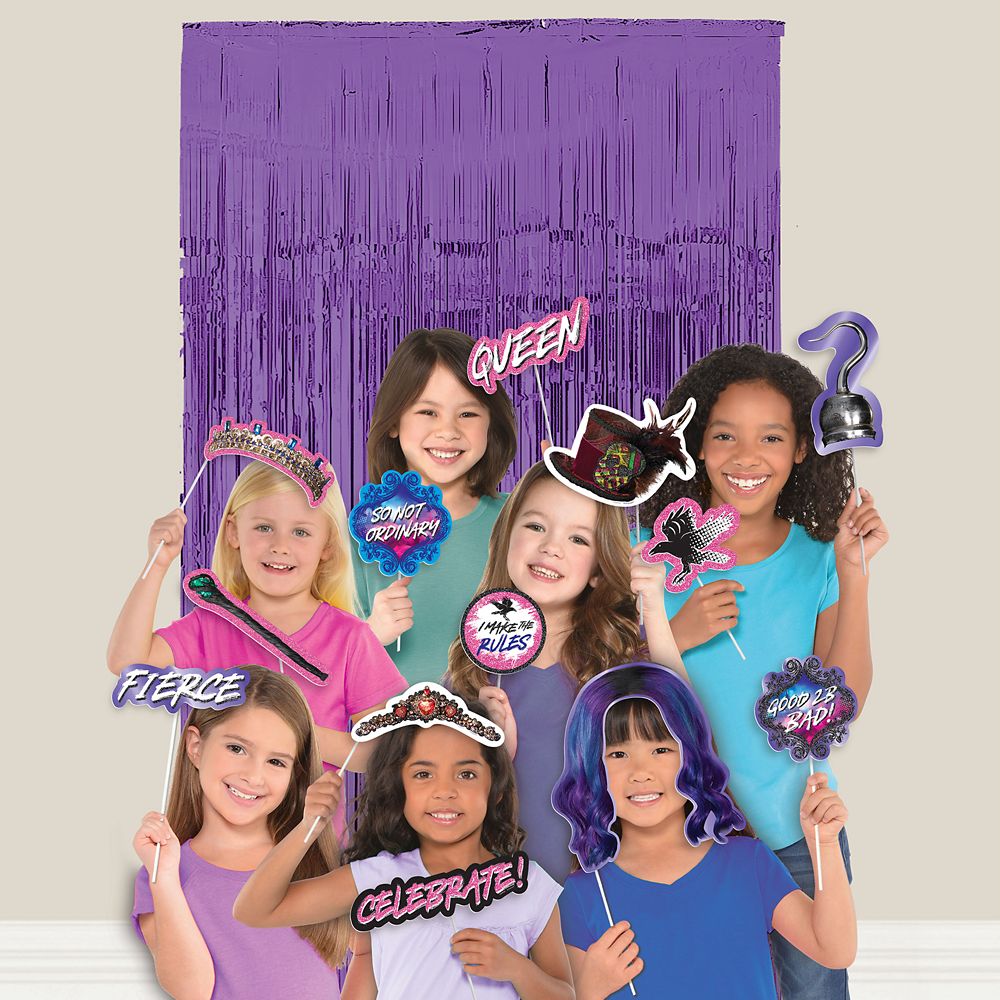 Descendants 3 Scene Setter with Photo Booth Props