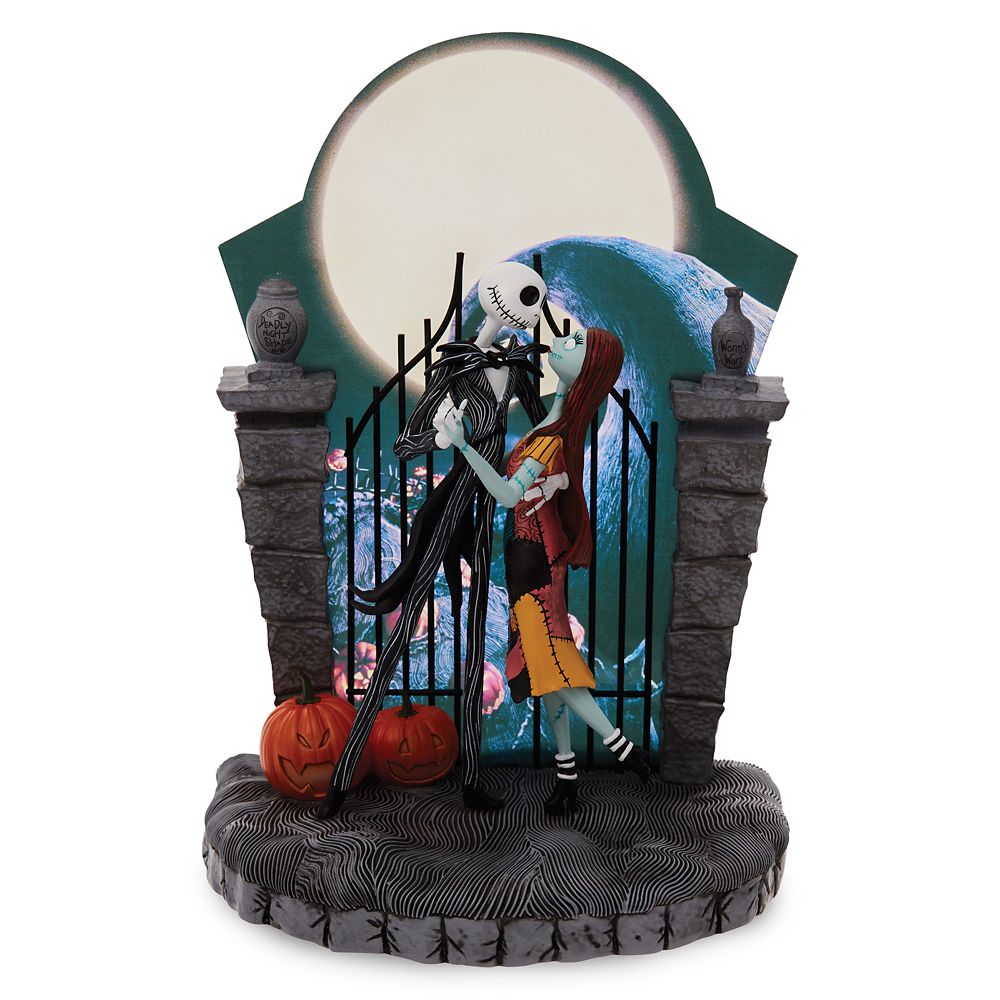 Jack Skellington and Sally Light-Up Figure – Tim Burton’s The Nightmare Before Christmas is now available for purchase