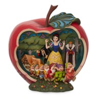 Snow White and the Seven Dwarfs Apple Scene Figure by Jim Shore