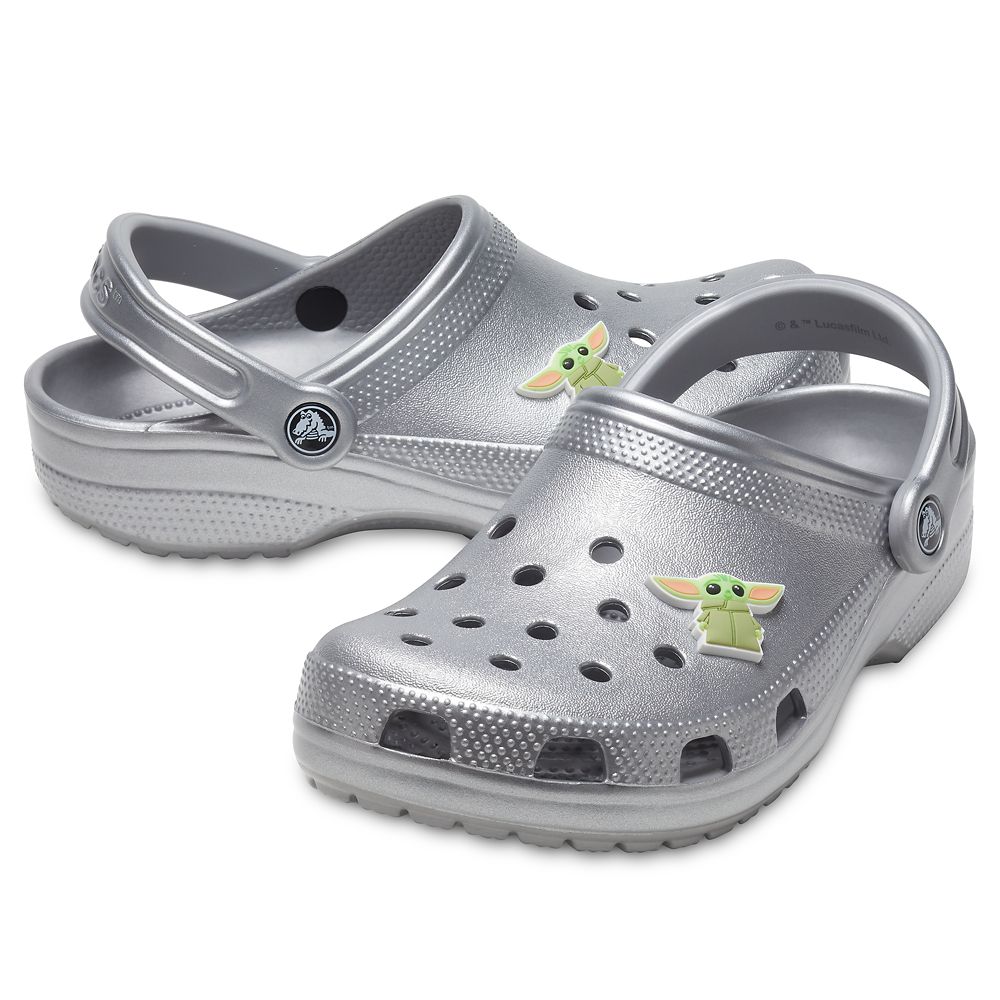 show me a picture of crocs