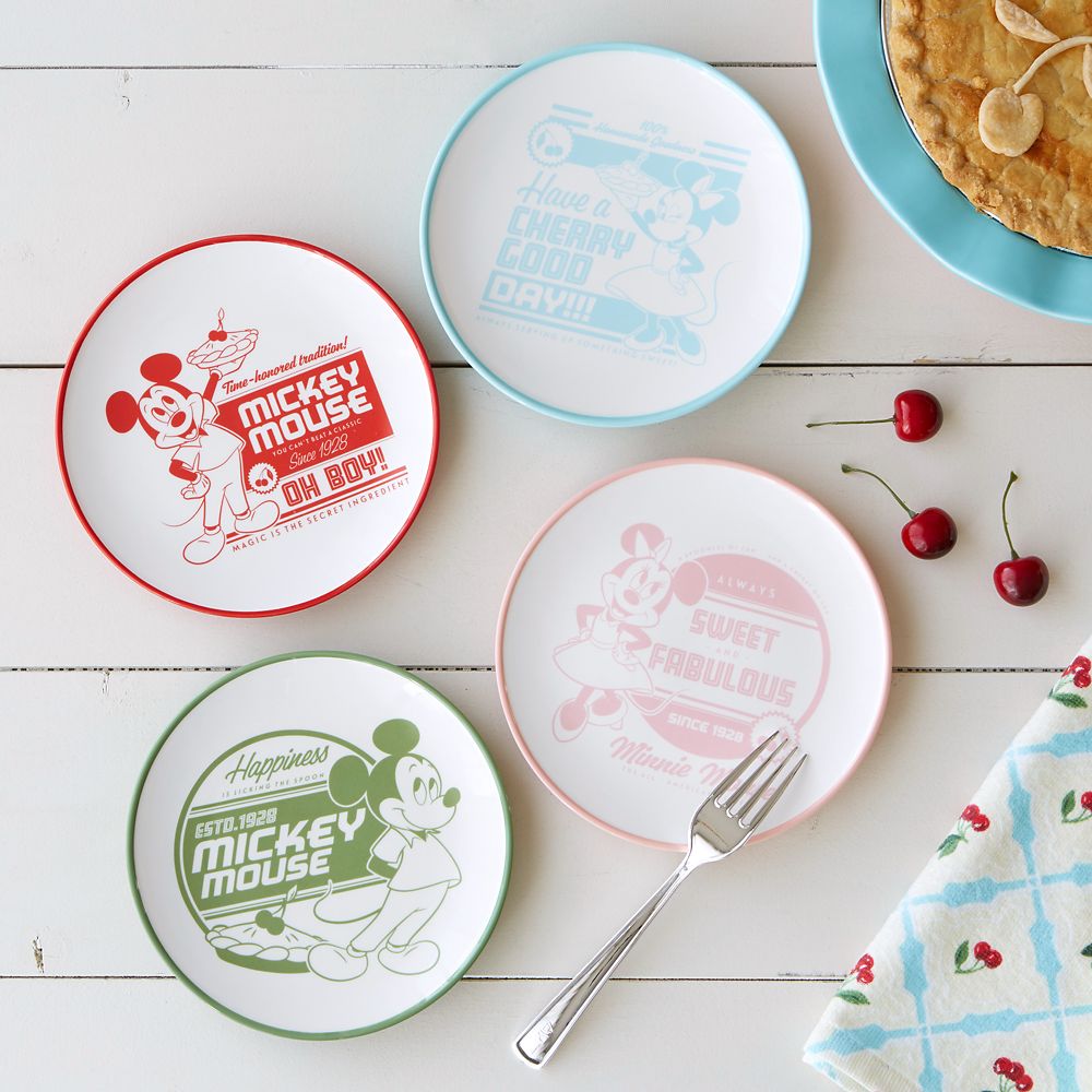 Mickey and Minnie Mouse Retro Cake Plate Set