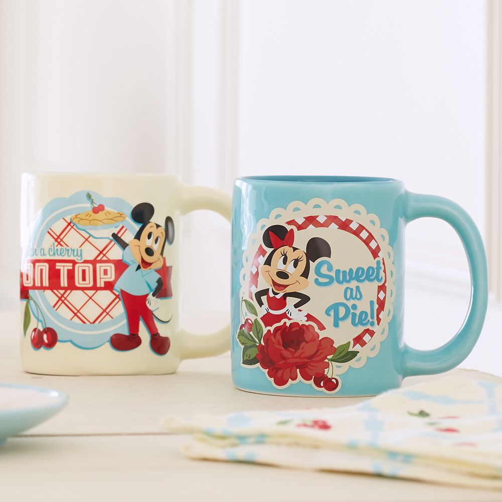 Mickey and Minnie Mouse Retro Mug Set