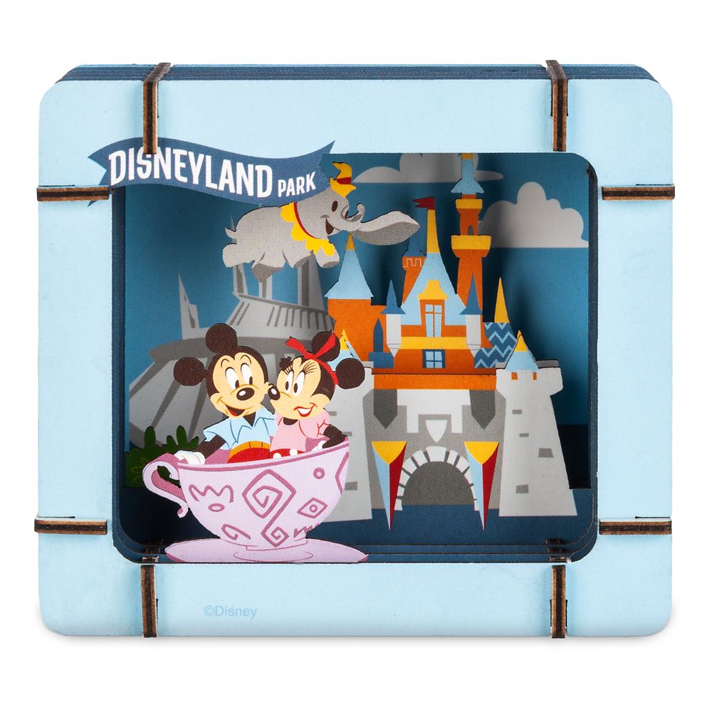 Mickey Mouse and Friends Diorama Kit – Disneyland Park