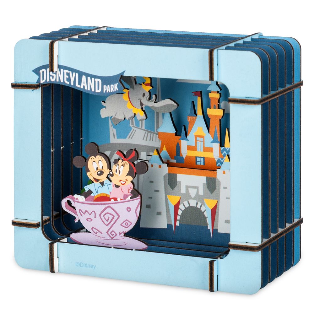 Mickey Mouse and Friends Diorama Kit – Disneyland Park