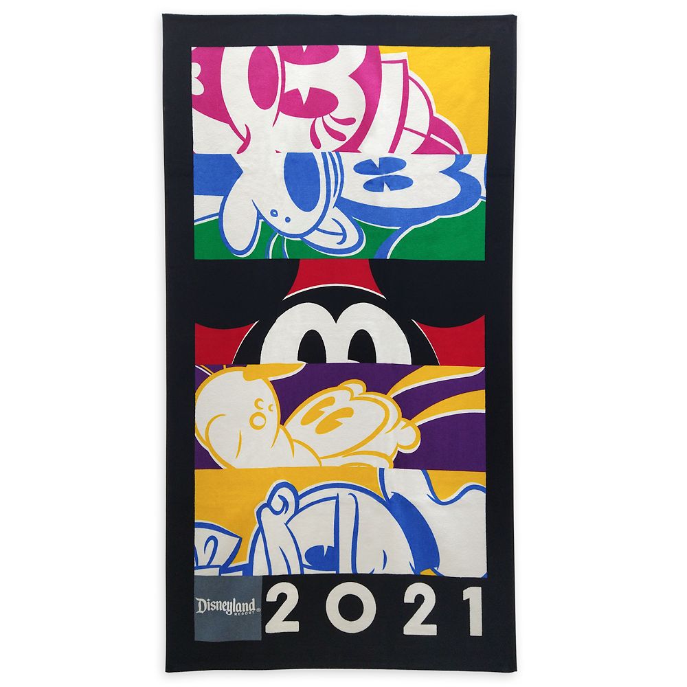 Mickey Mouse and Friends Beach Towel &ndash; Disneyland 2021